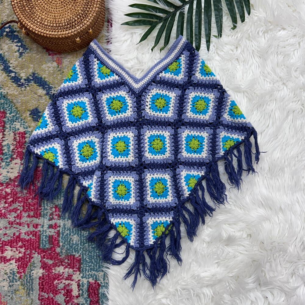 Vintage Y2K 2000s NoBo No Boundaries Crochet Granny Square Poncho Girls One Size